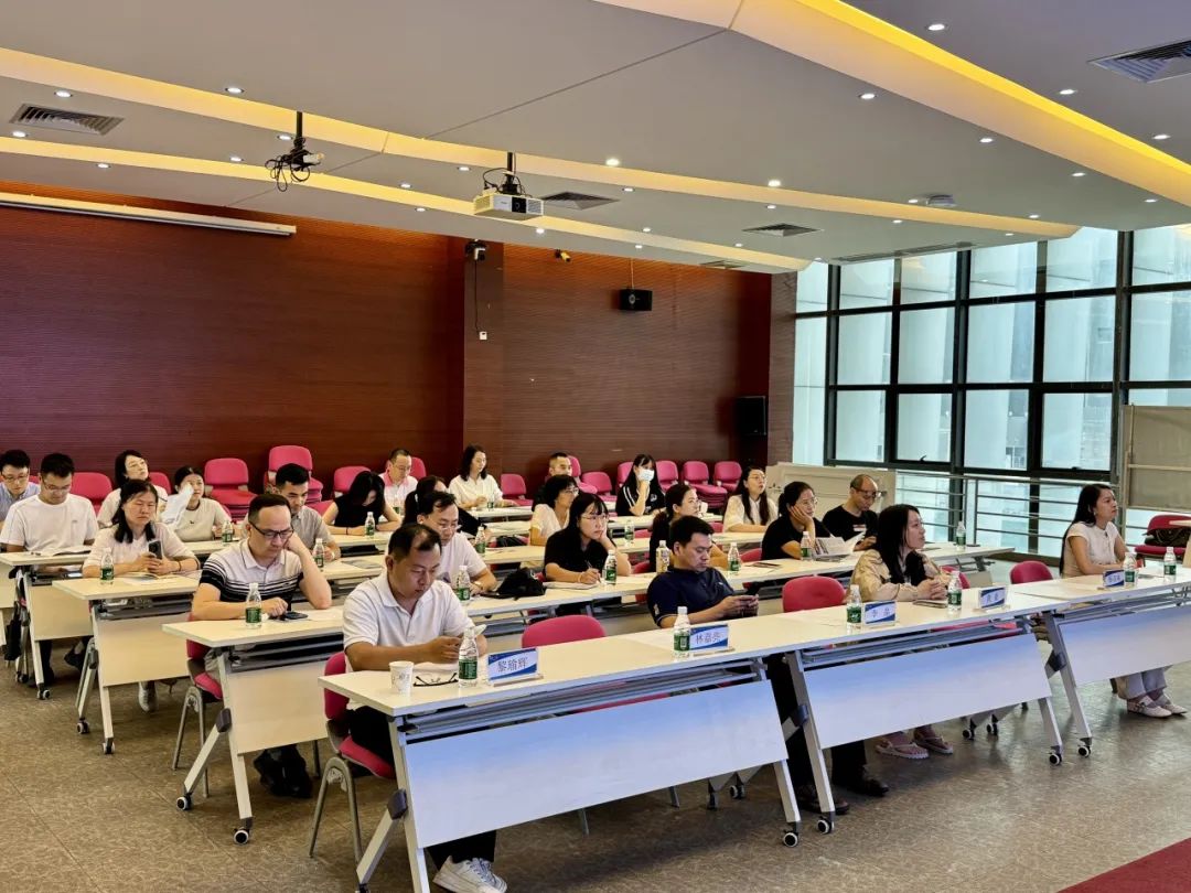 【協辦第三期】2025高新技術企業認定培訓會暨AI賦能助力企業出?；顒訄A滿舉辦